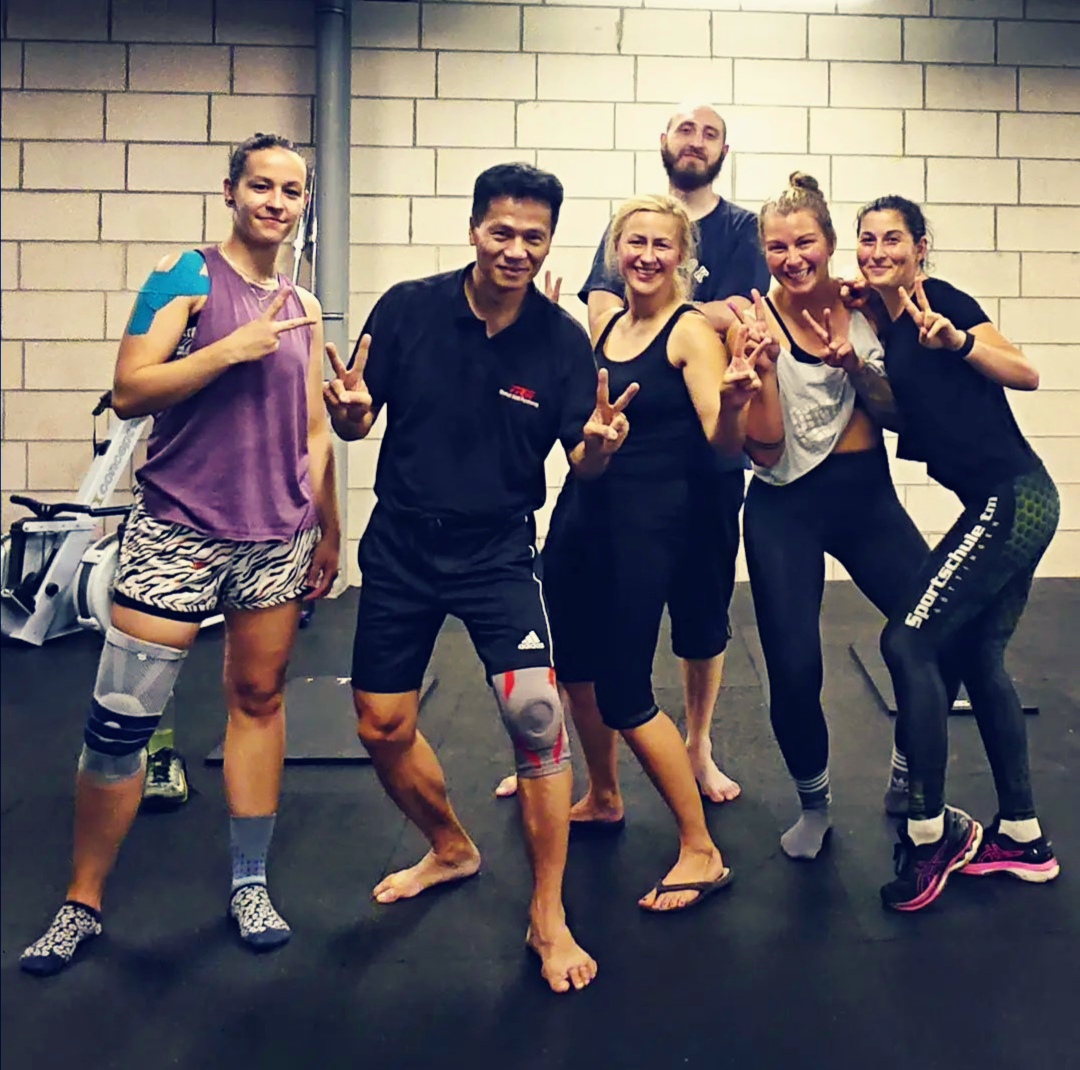 Gut gelaunte Gruppe nach dem Training